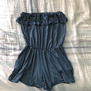 SUPER CUTE and soft navy/light blue striped romper